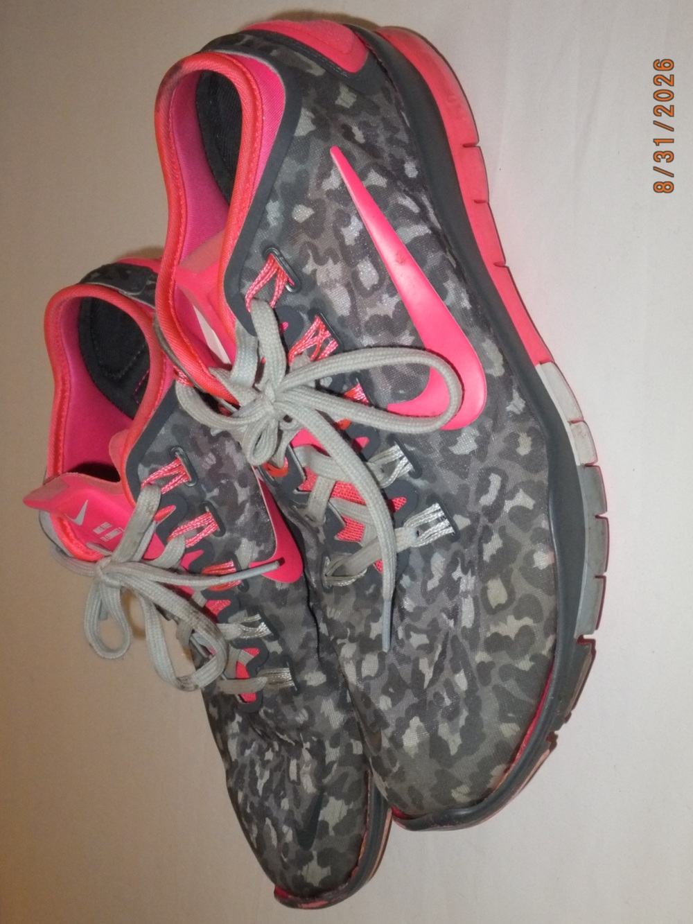 Nike Free TR Connect Women’s Gray Leopard Cheetah Athletic Shoes Pink 7.5